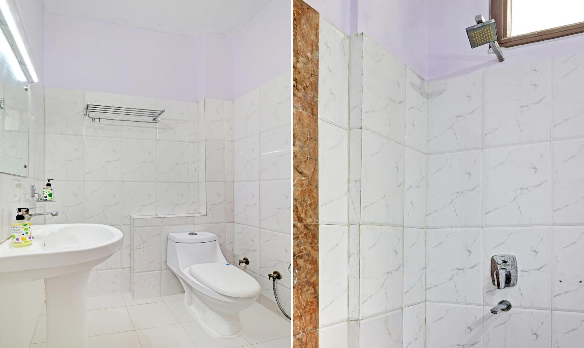 Hotel The Golden Bird Агра Екстериор снимка